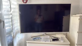 Samsung LED Fernseher weiss sehr guter Zustand
