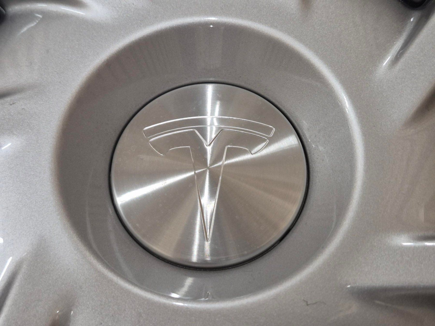 Tesla Cerchioni: Originale TESLA Gemini Radkappen 19" Model Y – Usato da Dietlikon venduto da sparrow10 1