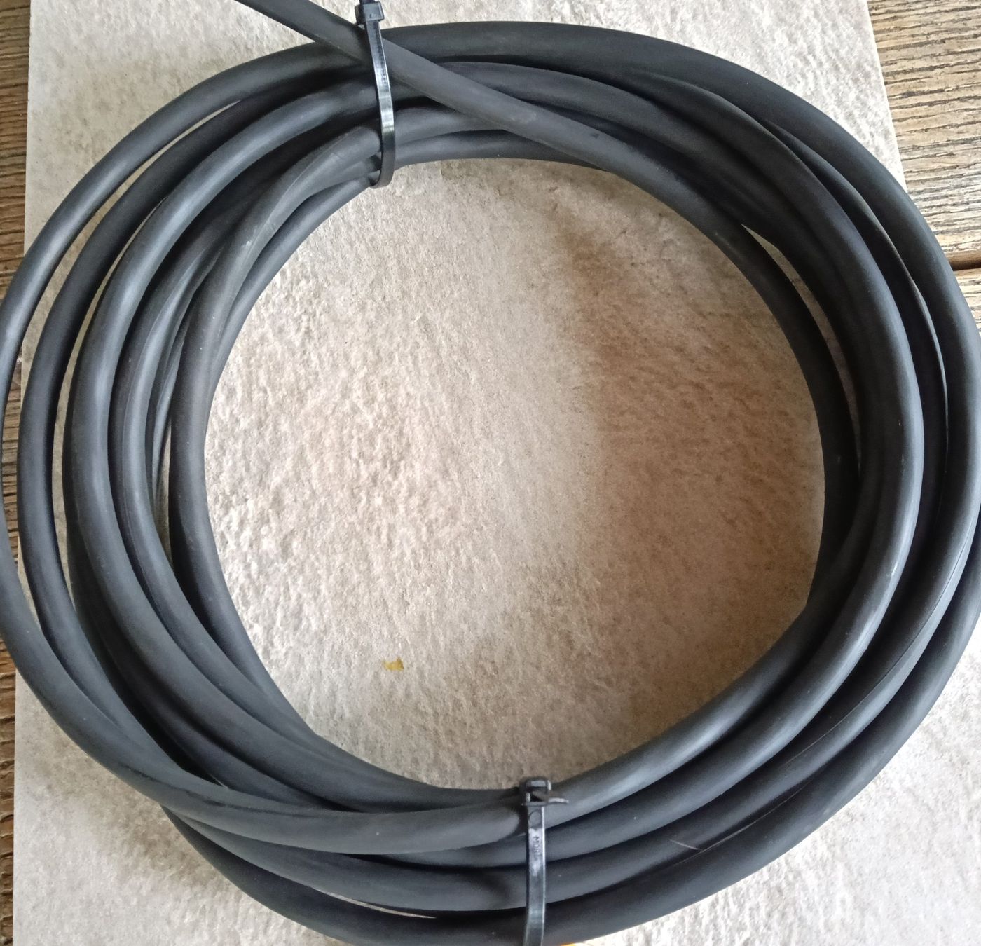 Kabel: Elektrokabel 4 x 1.5 mm2 – Neu (gemäss Beschreibung) aus Hagendorn von Versaboss
