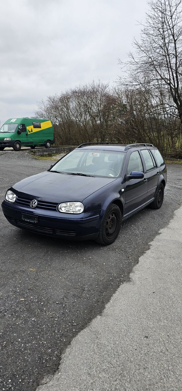 VW Autos: VW Golf 4 Variant – Défectueux à Dietwil par Corsaopcmm