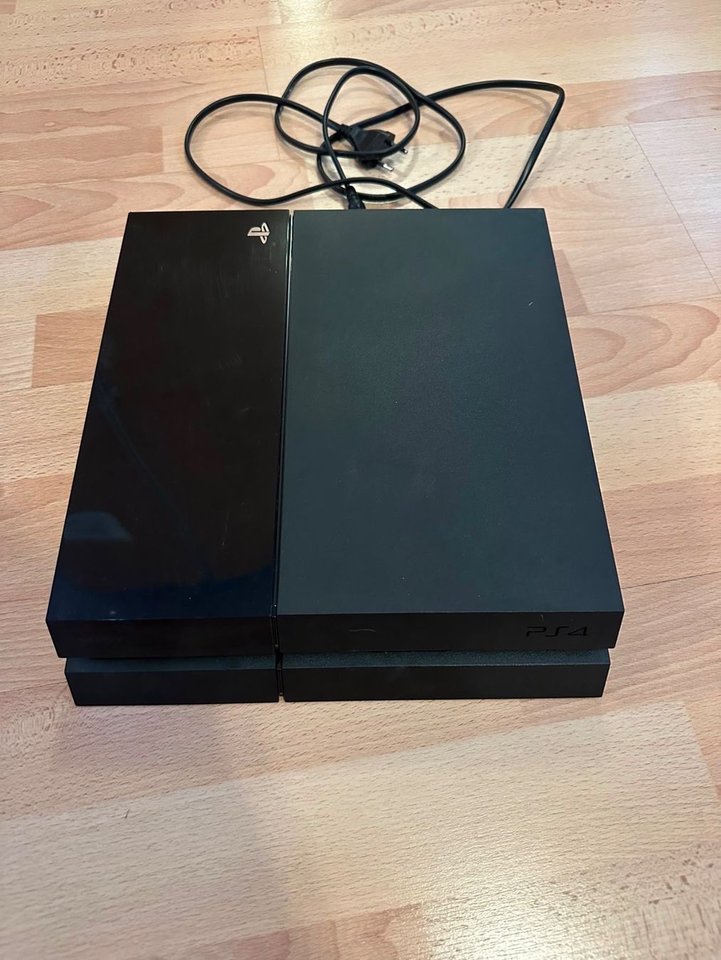 Sony Konsolen: Sony PlayStation 4 Pro Konsole – Gebraucht aus Schaffhausen von D-MAC