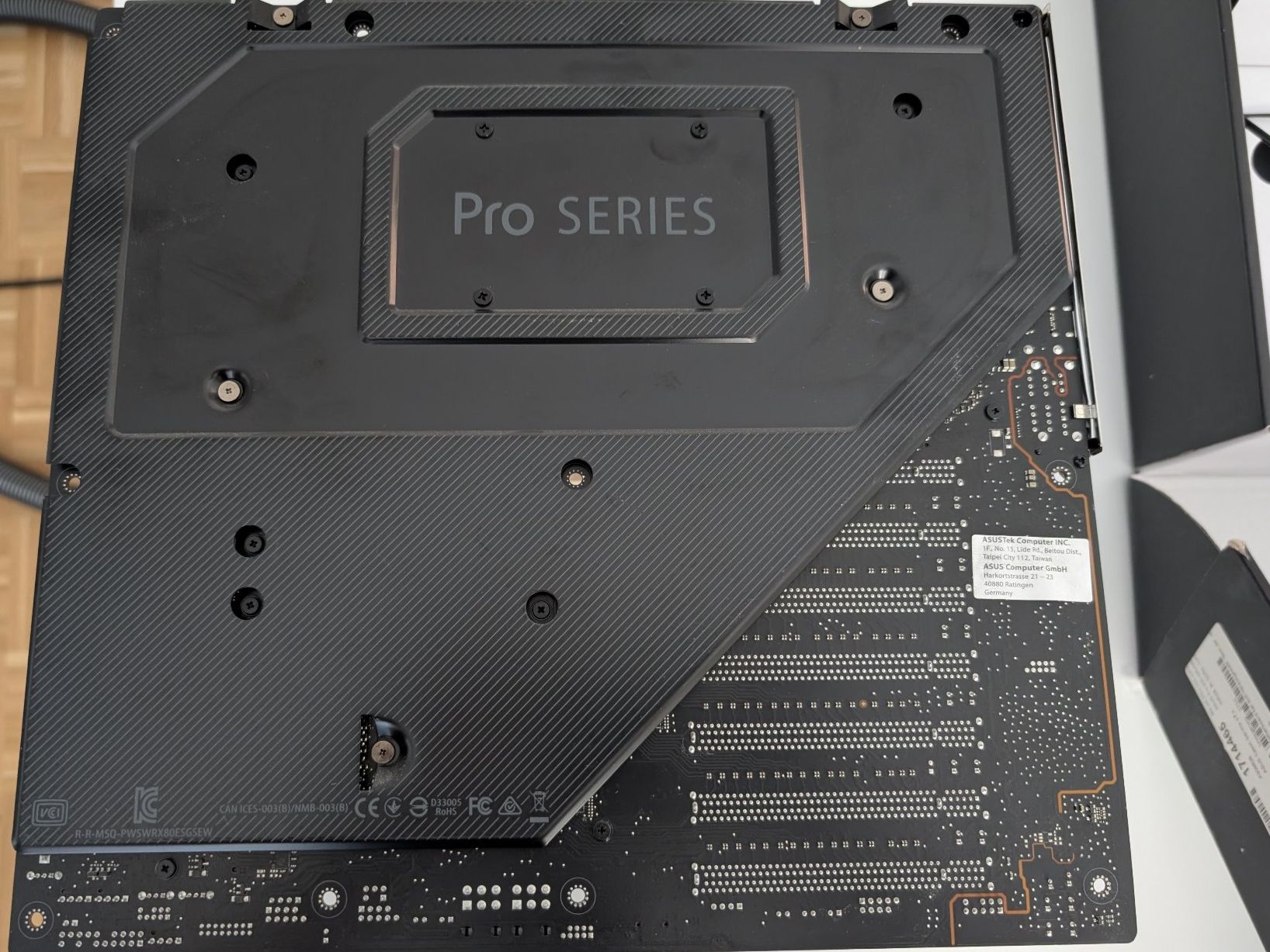 Amd Composants électroniques: AMD Ryzen Threadripper PRO 5975WX, Asus Pro WS WRX80E-SAGE – D'occasion à Burgdorf par scheischei 3