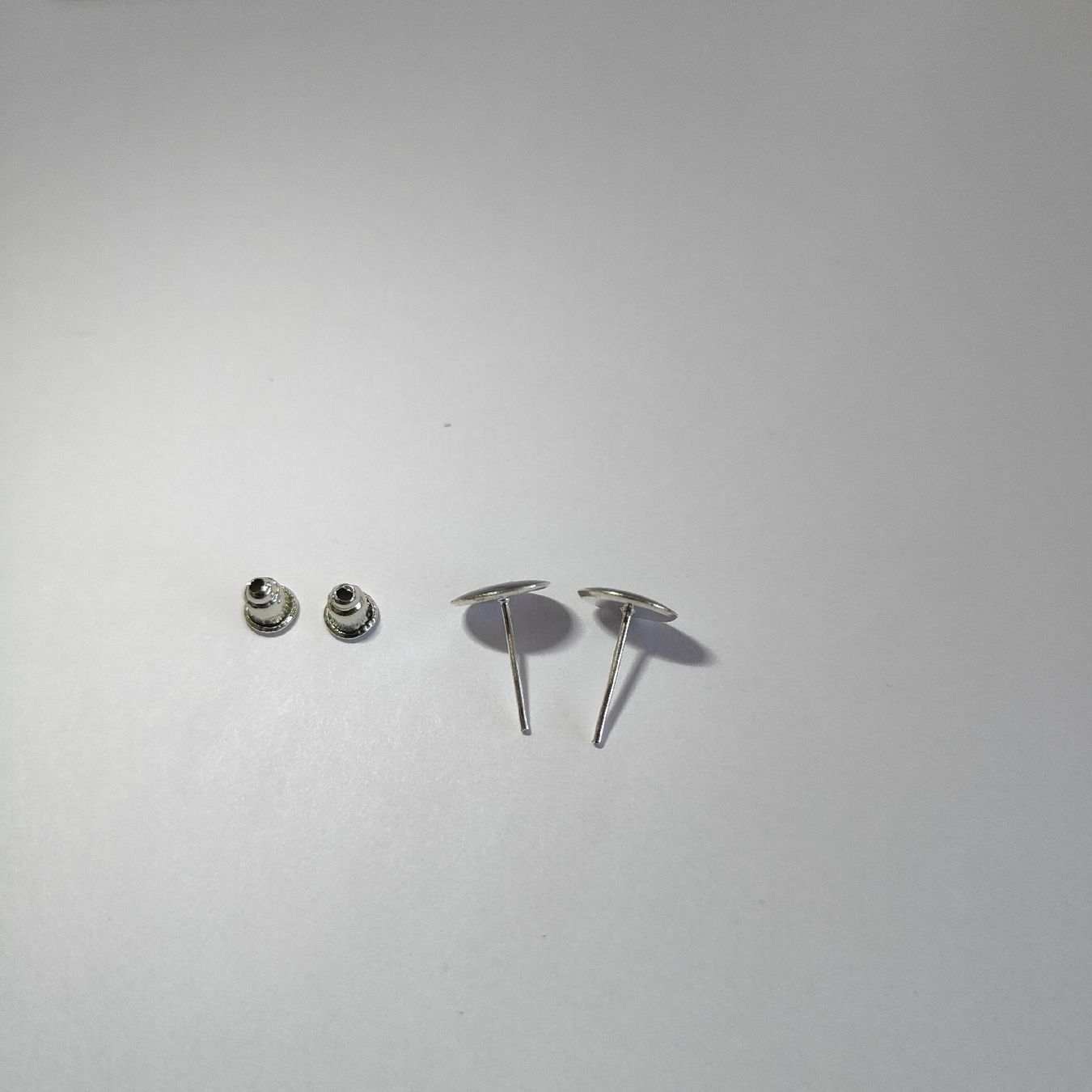 Orecchini pendenti & Orecchini a lobo: Schlichte Ohrstecker in Schwarz mit silberfarbenem  – Nuovo (secondo la descrizione) da Trimbach venduto da lysy507777 2