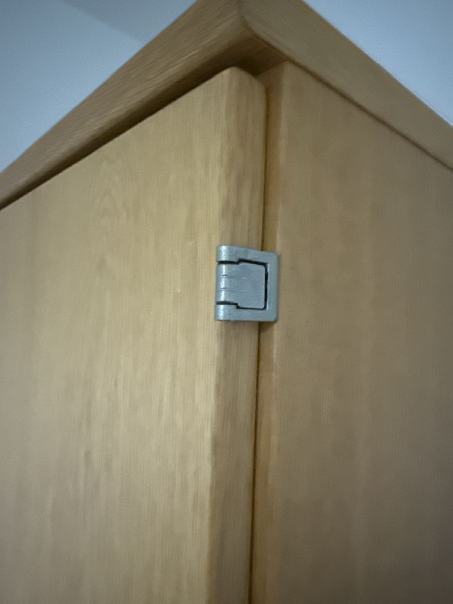 Armoires: Holzschrank – D'occasion à Laufen par Dodoste 2