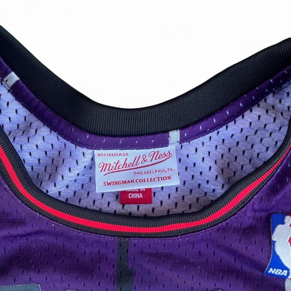Mitchell & Ness Leibchen & Hosen: Vince Carter Trikot Raptors  – Gebraucht aus Riehen von RESTREET 3