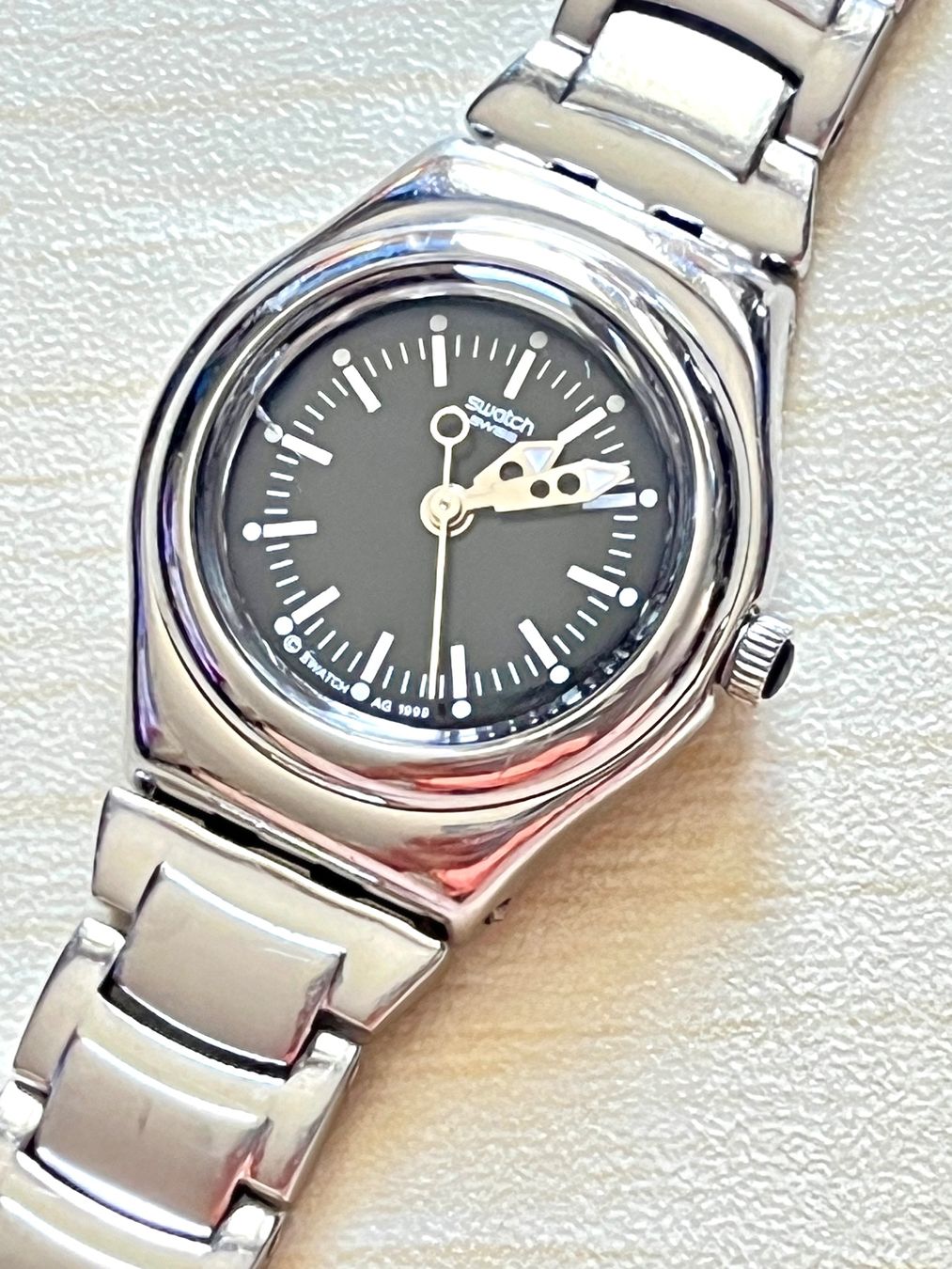 Swatch Orologi: Swatch Armbanduhr silberfarben Damen – Usato da Grenchen venduto da chththl