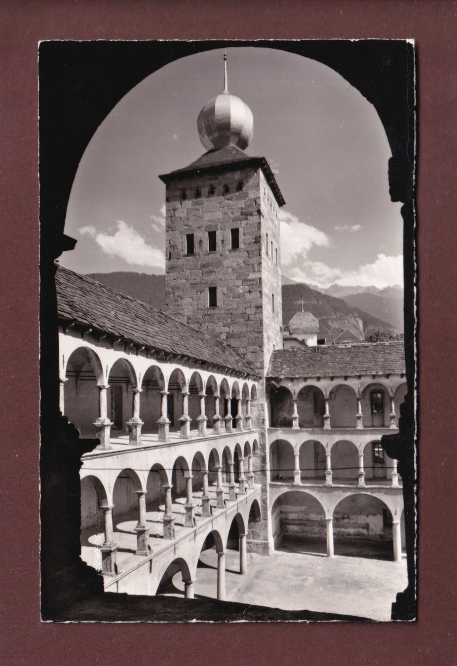 Cartoline postali: BRIG - Schloss Stockalper - 1953 – Usato da Pully venduto da nicecards