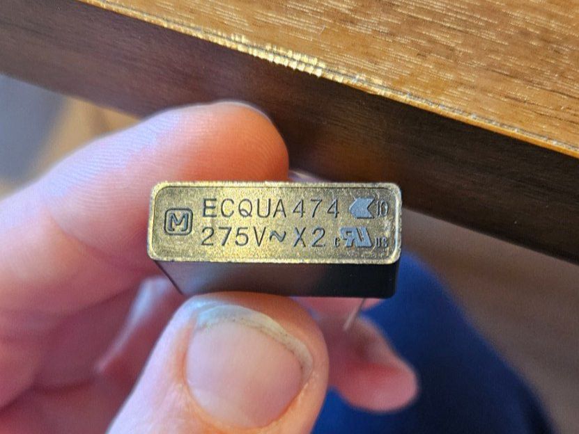 Panasonic Componenti elettronici: ECQUA 474 Kondensator, radial, 470nF, 275VAC – Nuovo (secondo la descrizione) da Lenk im Simmental venduto da oli66661