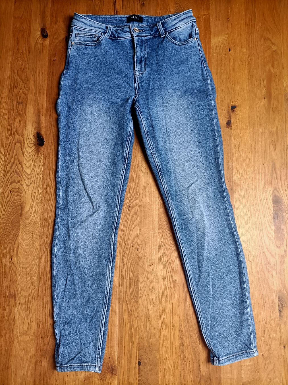 Pieces Jeans: Jeans Gr. M – Usato da Tafers venduto da ali_v7sq