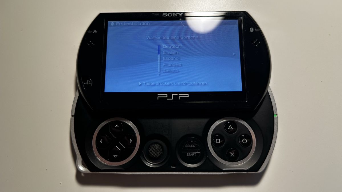 Sony Console: PSP Go in schwarz ab 1.- – Usato da Niederuzwil venduto da tyilmazreal 1