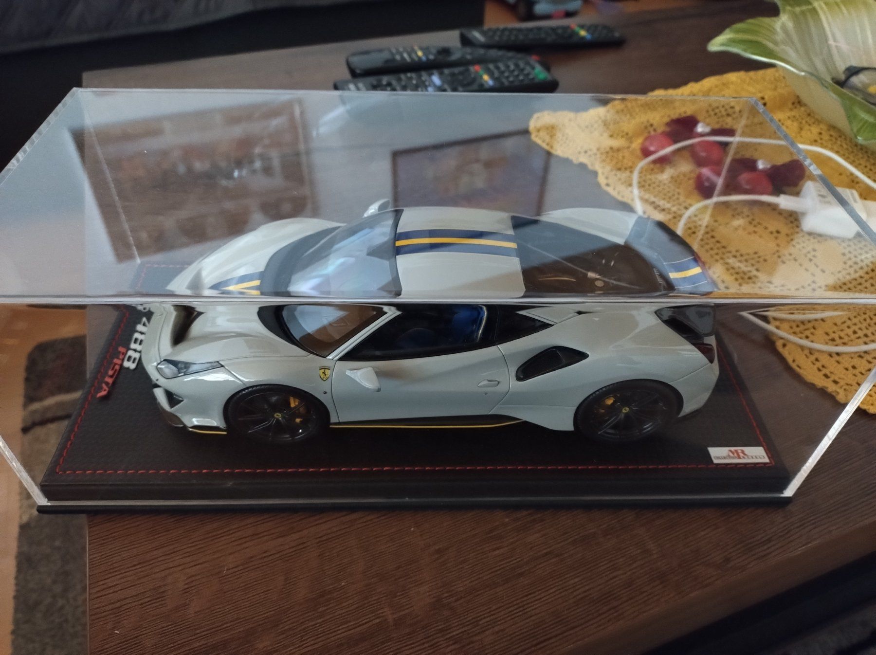 Ferrari Modellautos: Ferrari 1/18 – Neu und originalverpackt aus Ostermundigen von nikcal