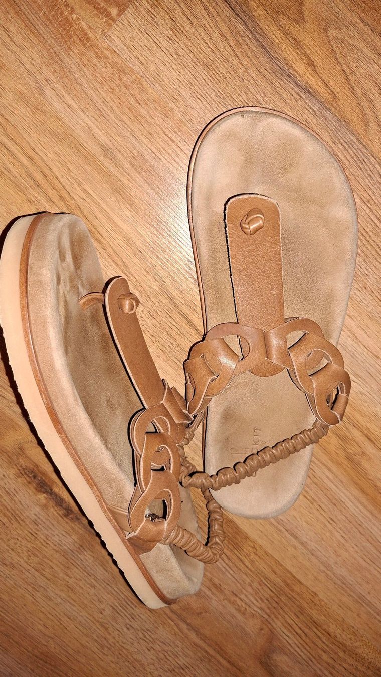 Scarpe da donna: Sandales Crickit taille 43 – Usato da La Rippe venduto da veromaud