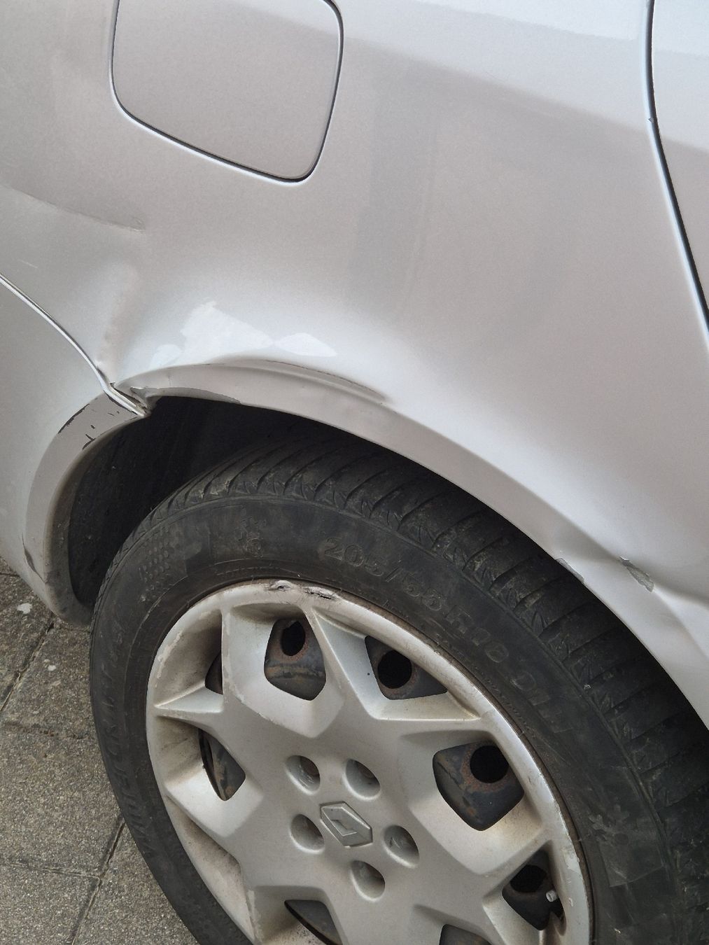 Renault Automobili: Renault Laguna GT 2.0T – Difettoso da Hörhausen venduto da Nuage81 5