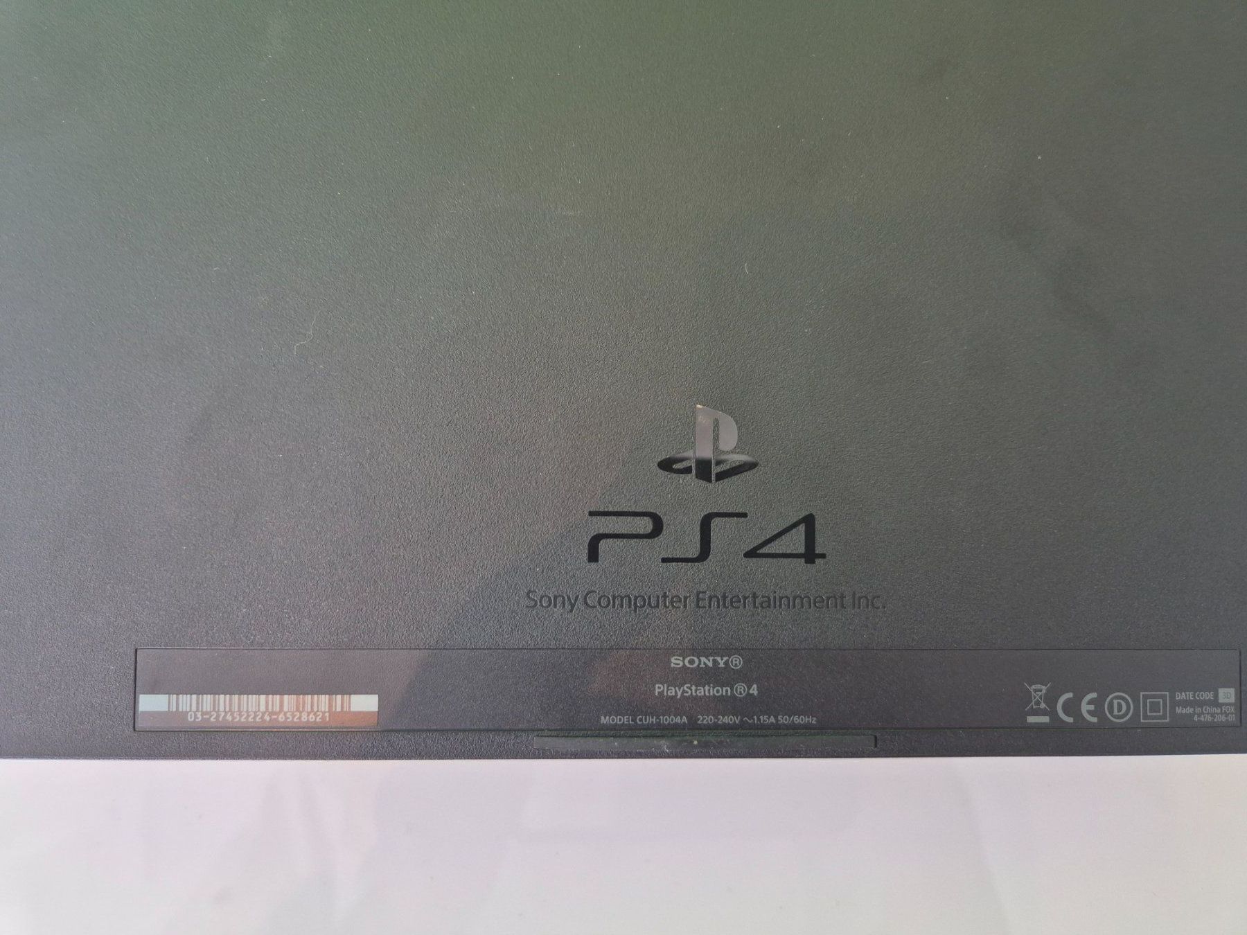 Sony Console: PS4 + 2 Controller + 30 Games + Ladestation – Usato da Moosseedorf venduto da hermeses 2