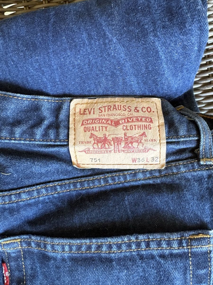 Levi's Jeans: Levis 751 W36 L32 – Nuovo (secondo la descrizione) da Obermumpf venduto da davetattoo