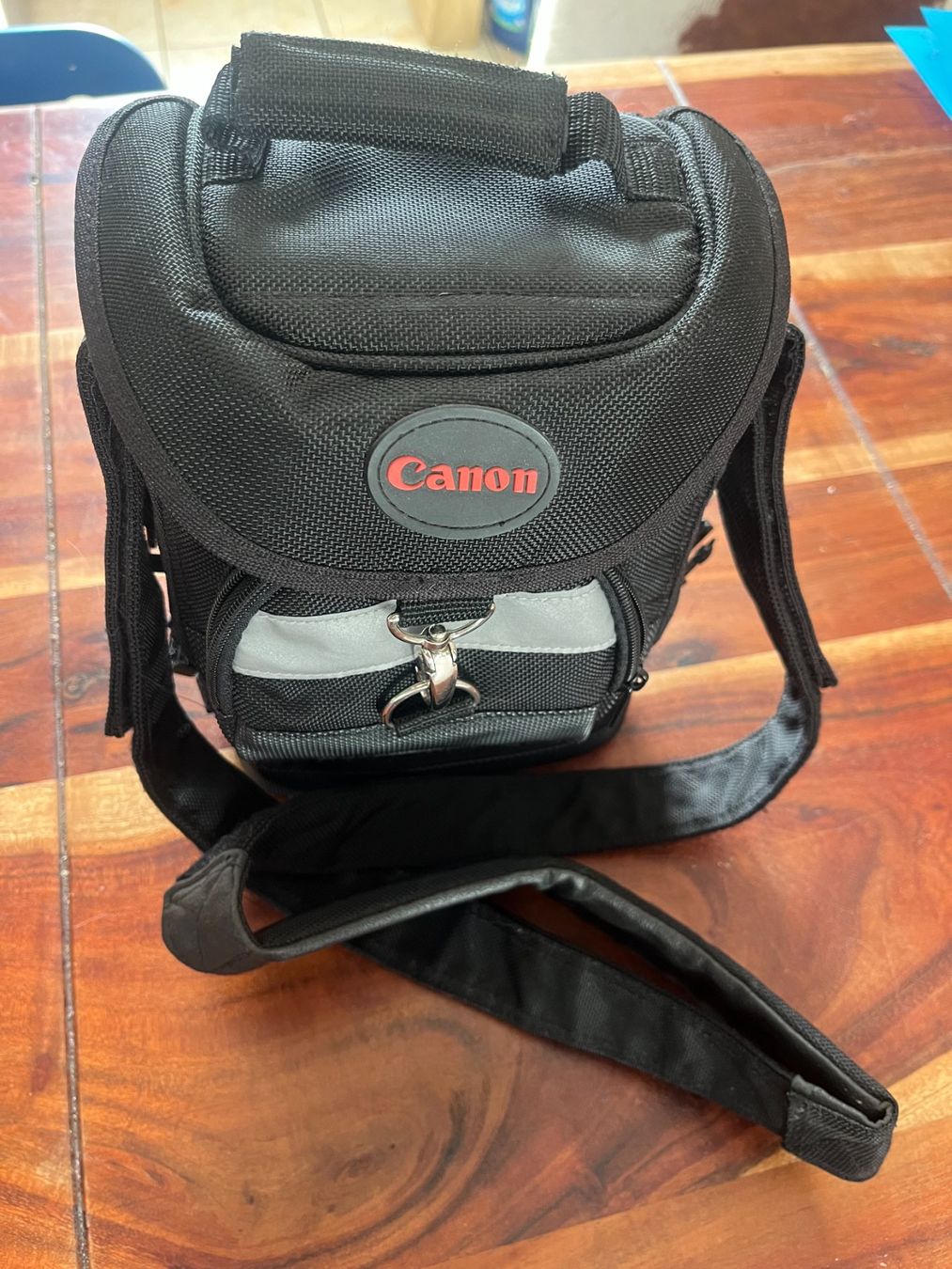 Canon Kamera: Canon 450d Spiegelreflexkamera – Gebraucht aus Zermatt von B.15.v02 2