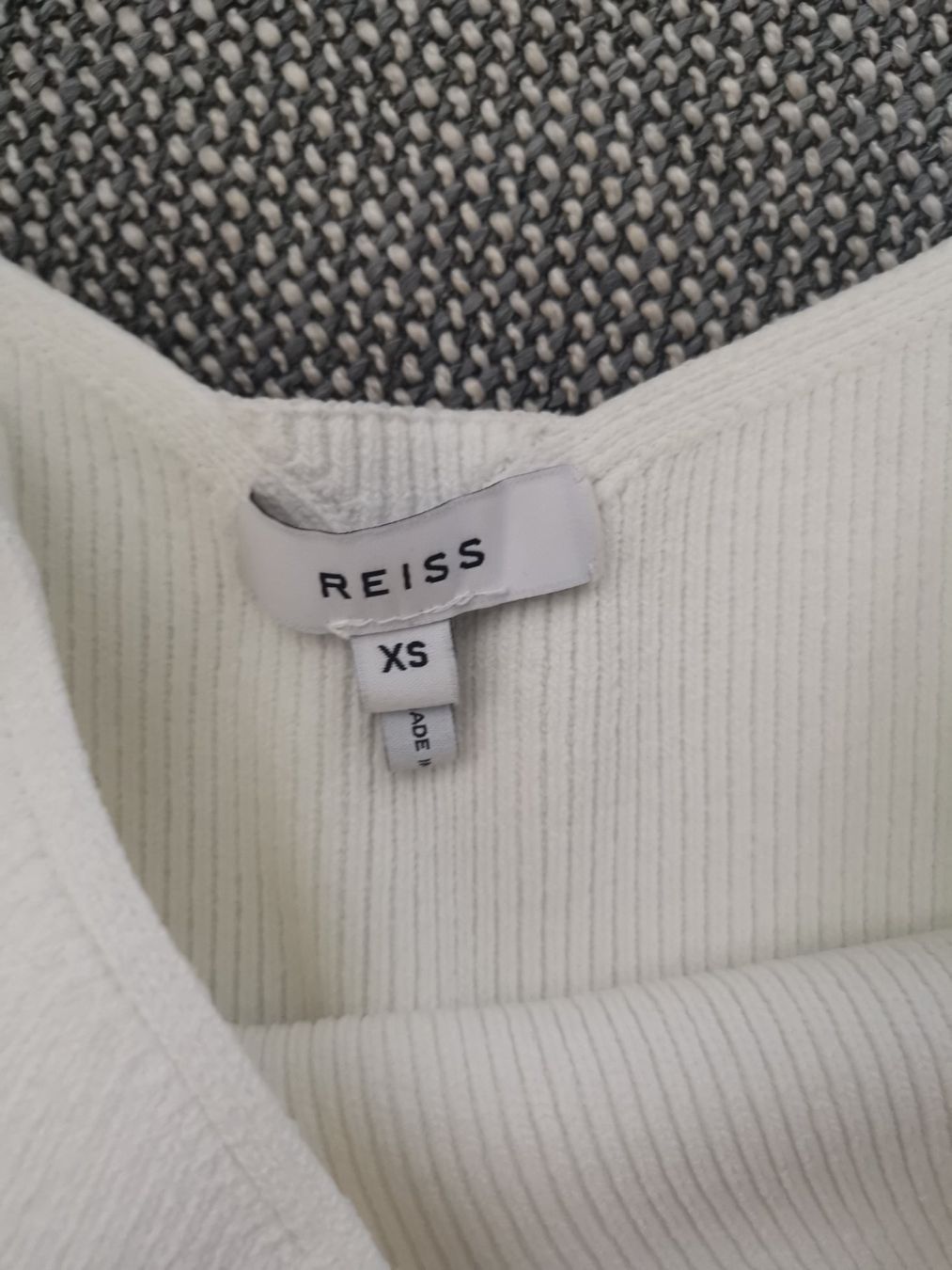 Top: Reiss Top Xs rippenstrick – Usato da Fehraltorf venduto da freeform2020 2