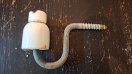 Isolator Keramik mit Wandhaken antik gebrauchter Zustand