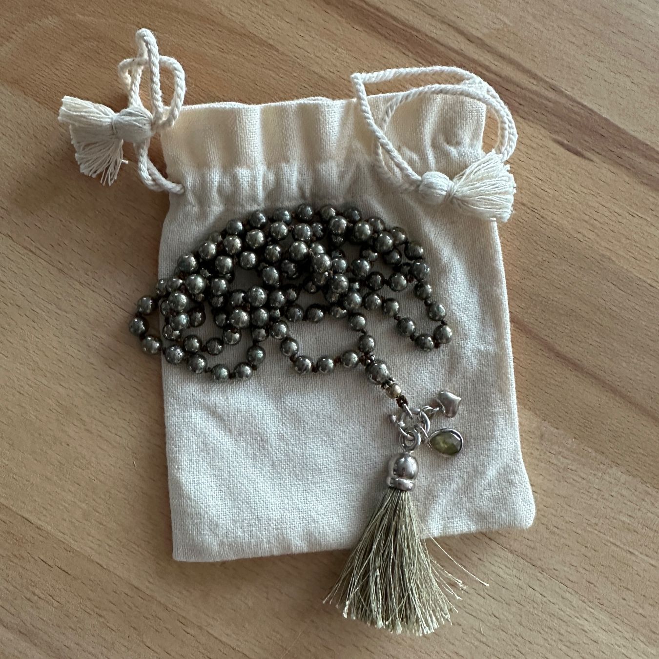 Catenine: Mala mit Pyrit und abnehmbaren Charms – Usato da Sax venduto da kaulquappe01 2