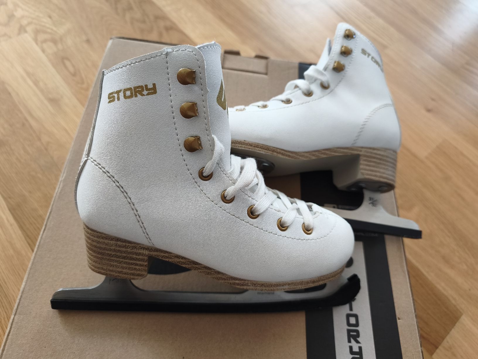 Patins à glace: Patins à glace – D'occasion à Gland par adi_xw2q 1