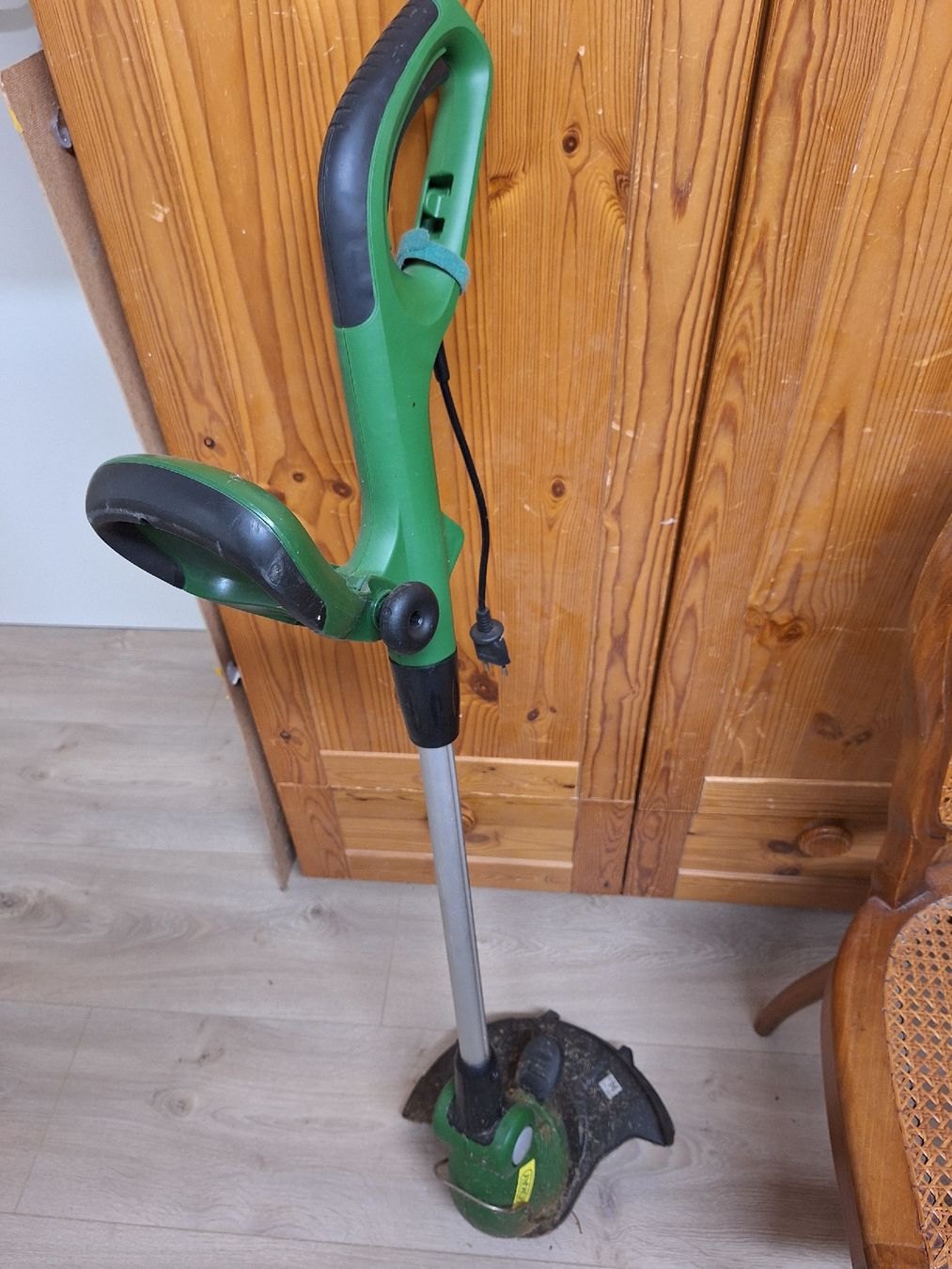 Rasenmäher: Rasentrimmer Elektro  – Gebraucht aus Honau von Eltian