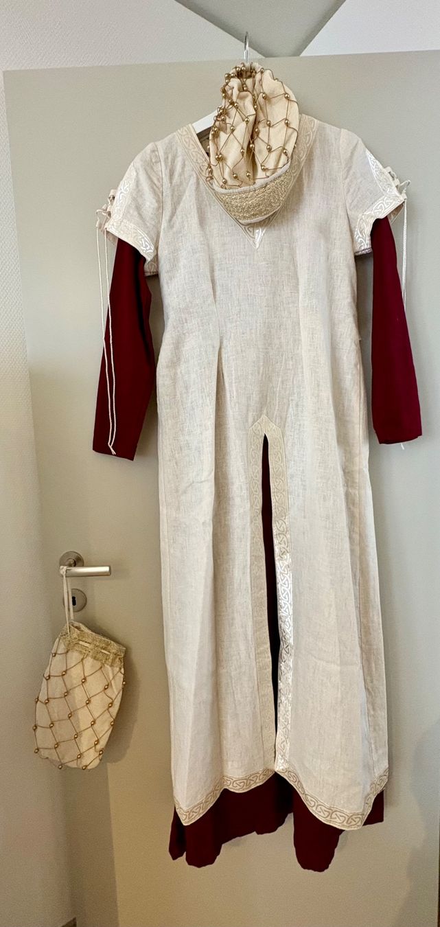 Kostüme: Larp-Gewand "Edelfrau" – Neu und originalverpackt aus Schlieren von Sternli1325