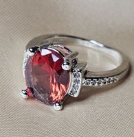 Ring mit funkelndem Zirkonia, 925 versilbert Gr. 8