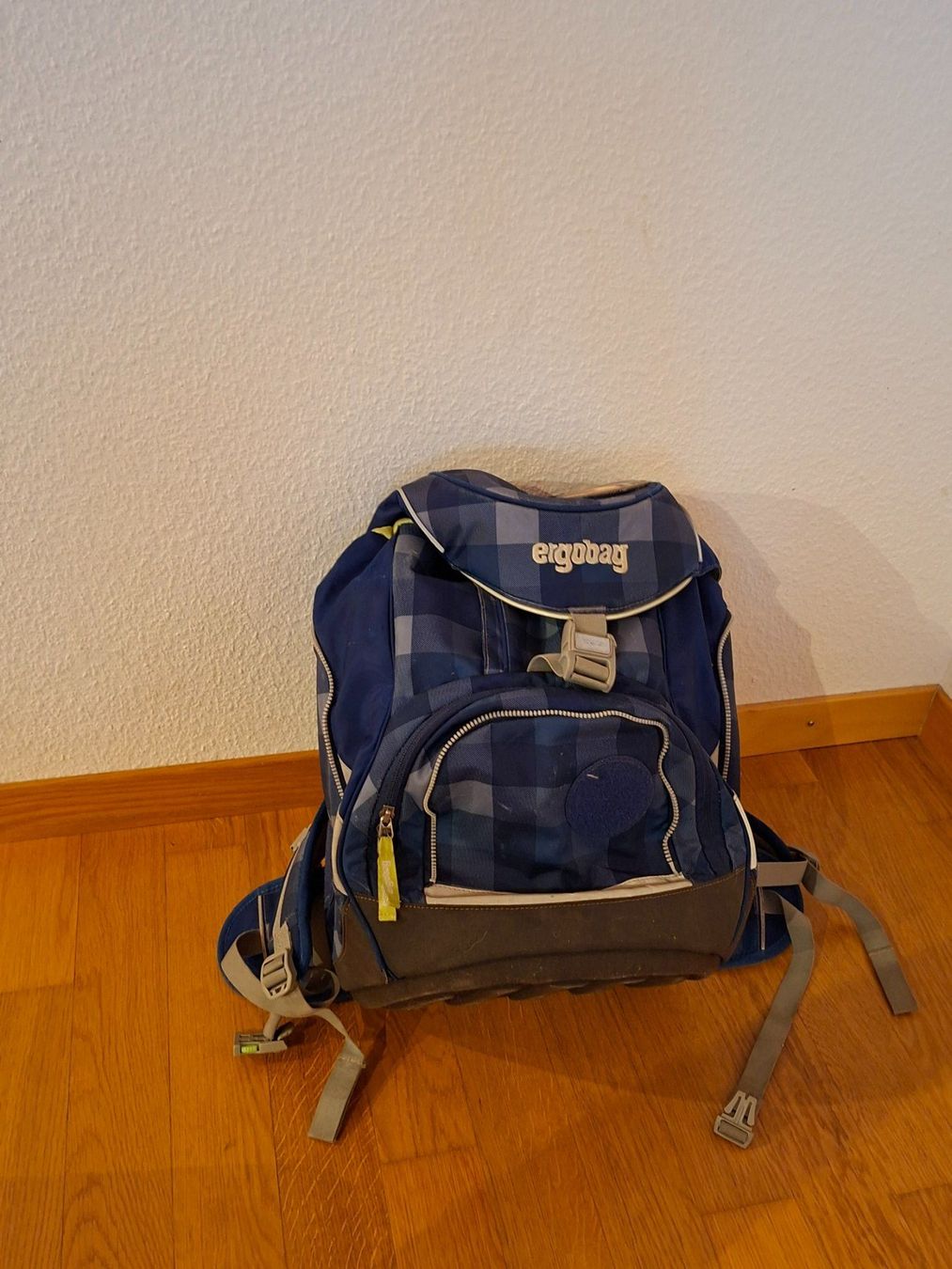 Ergobag Borse & Zaini: Schulrucksack ergobag, Knaben – Usato da Hochdorf venduto da ret_wnc8 1