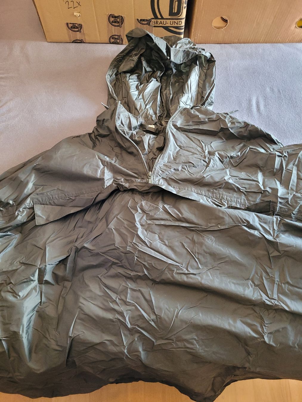 Giacche: Regenponcho – Usato da Aarburg venduto da Misohn 1