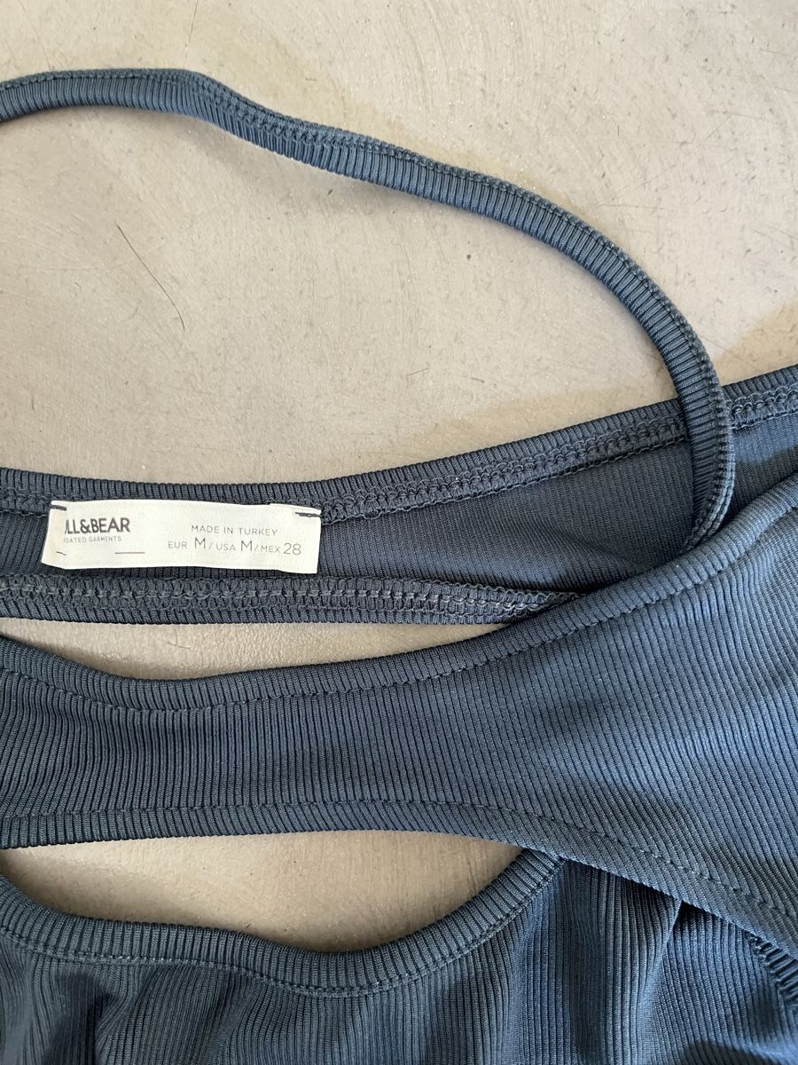 Pull&Bear Top: Pull&Bear Crop Top Manches Longues - Taille M – Nuovo (secondo la descrizione) da Le Landeron venduto da emm_q6yt 1
