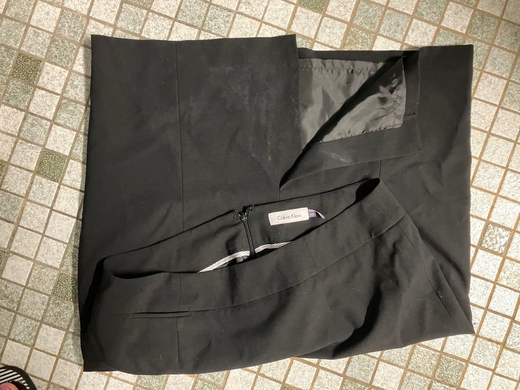 Calvin Klein Gonne: Calvin Klein Jupe – Usato da Unterseen venduto da amj_zz7j 1