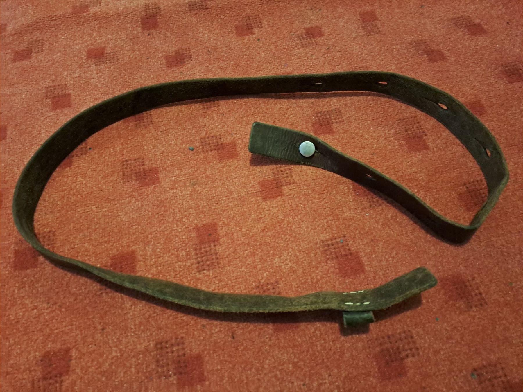 Schweizer Armee Uniformi: Gewehrriemen Karabiner 31, mit Knopf – Usato da St.Gallen venduto da Infanteriewerk
