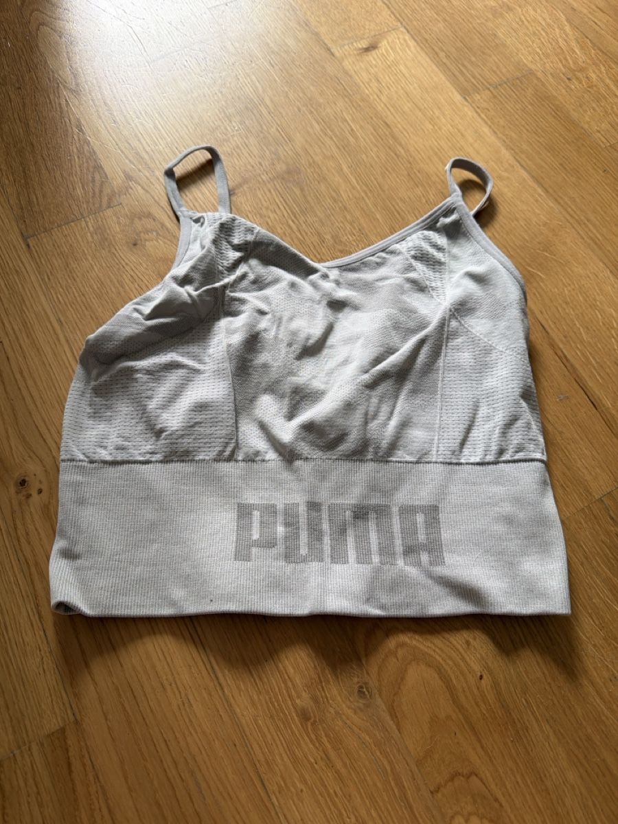 Puma Top: Top gris PUMA  – Usato da Le Locle venduto da Mayd_h