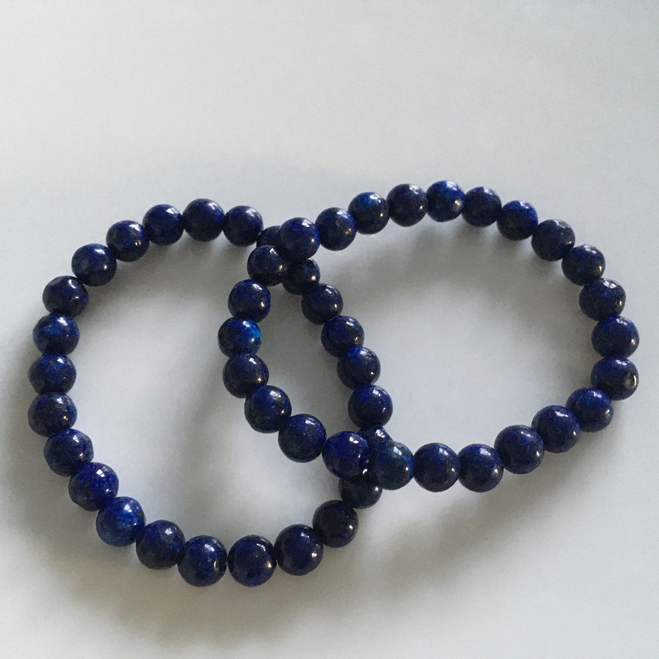 Bracciali & Braccialetti: 2  Bracelets blau aus Steinkügelchen – Usato da Freienwil venduto da Hubi030 1