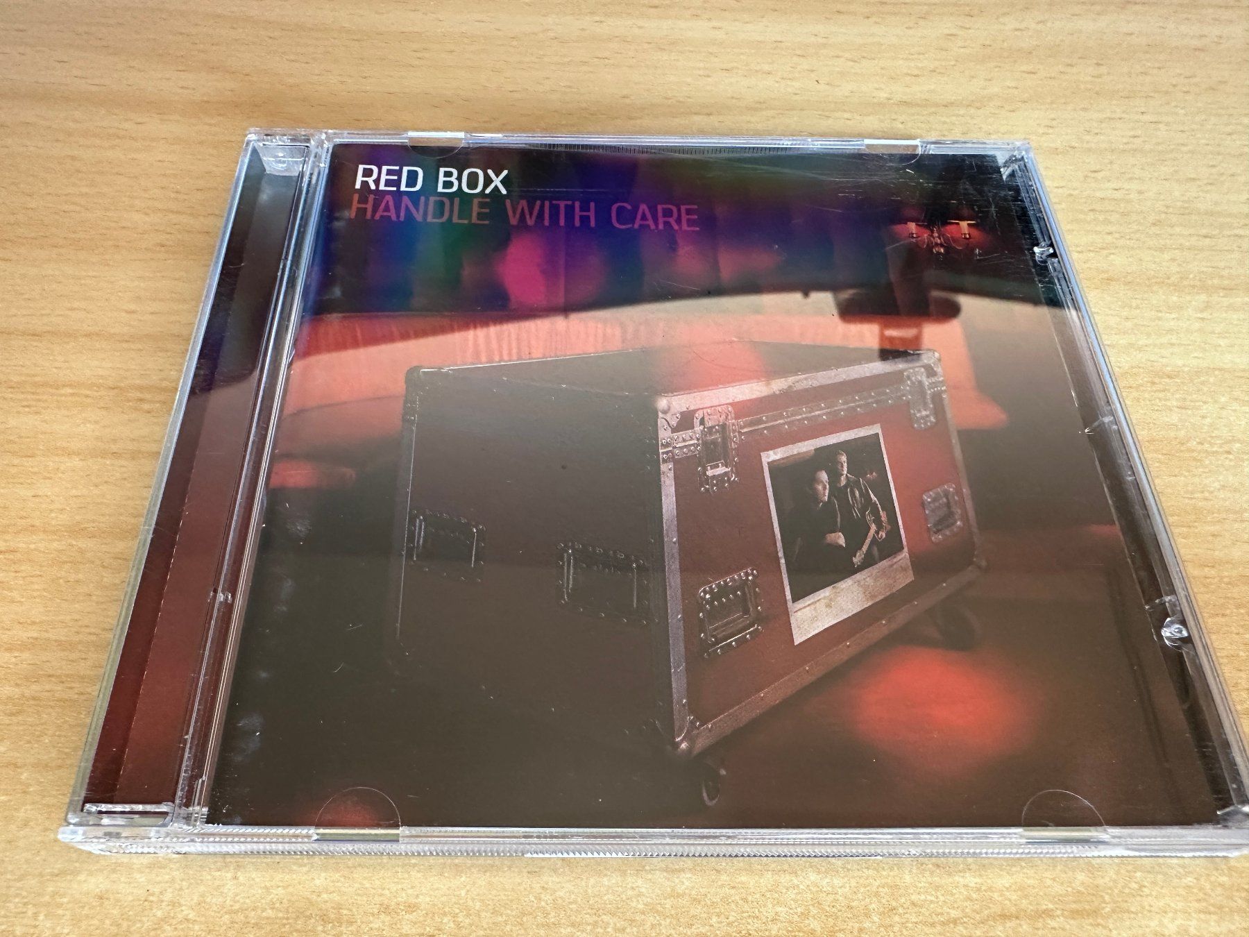 CDs: F6 Red Box - Handle With Care – D'occasion à Rikon im Tösstal par Alpenmutz