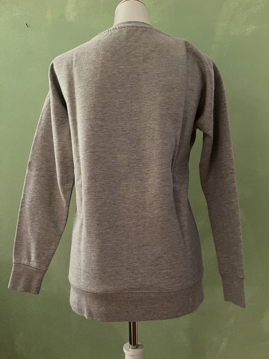 Pullover & Sweatshirts: Sweatshirt grau Gr. M, Graffitti – Gebraucht aus Basel von Baseline28 1