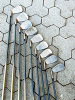 Golfschläger-Set Eisen und Wedges. Yonex mit Graphitschaft