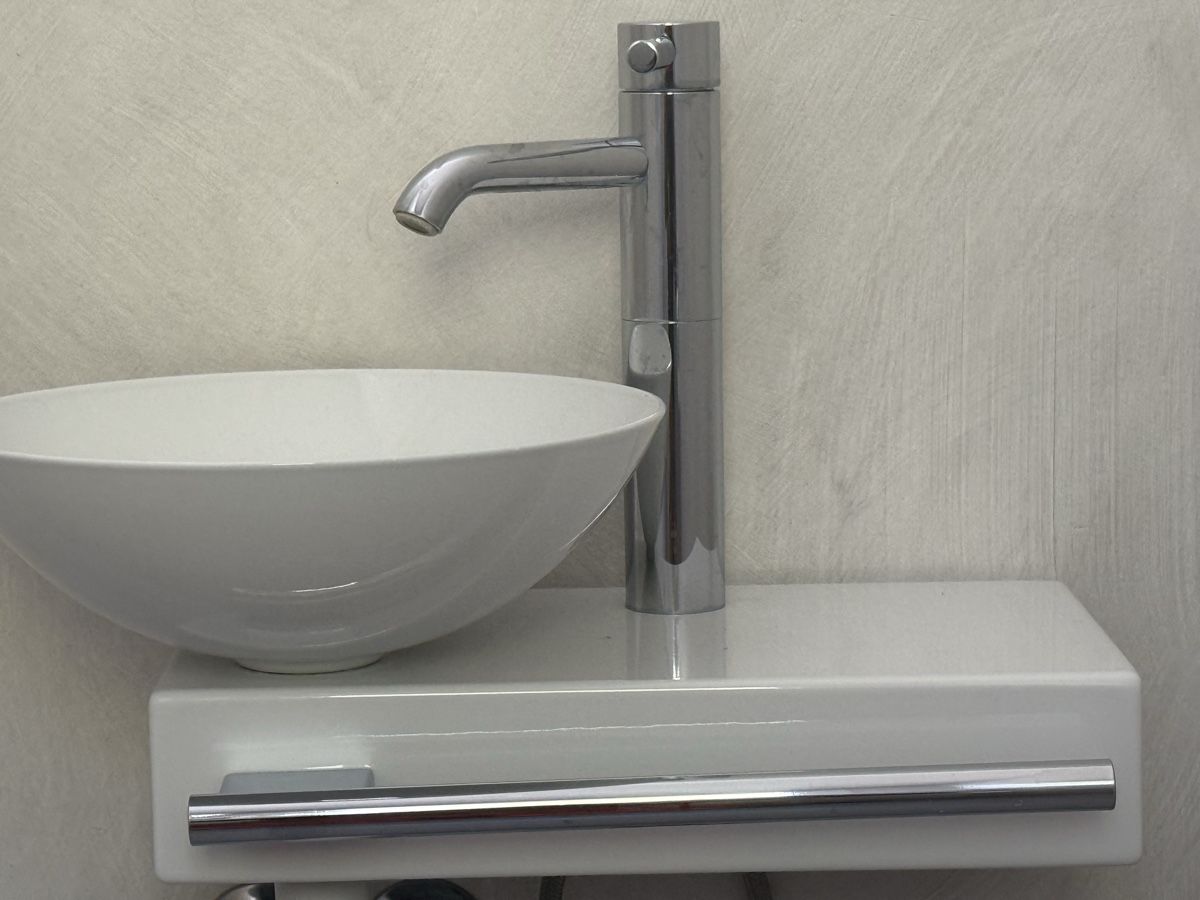 WC: Lavabo  – D'occasion à Crissier par Motard19