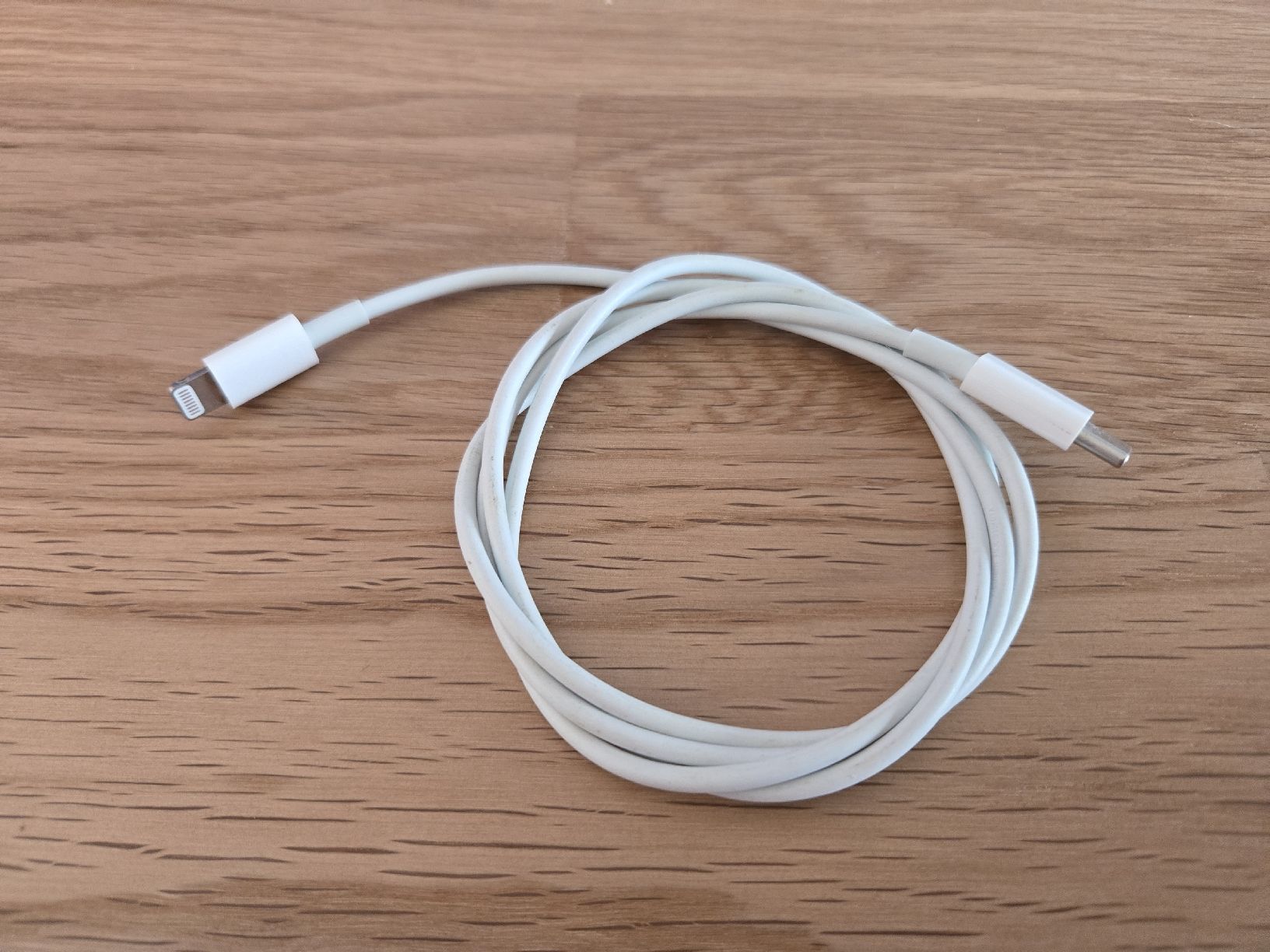 Apple Kabel: Apple usb-c lightning kabel – Gebraucht aus Biberist von Volo28