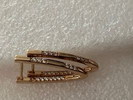 Elegante, goldfarbene V förmige Ohrringe, verg. 3A Zirkonia