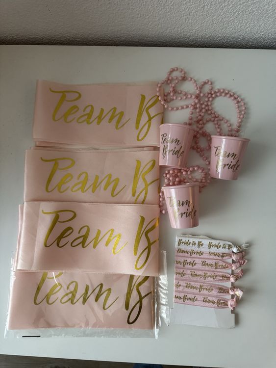 Angenster Jga, maglietta da donna Team Bride, maglietta con fascia per braccialetti, occhiali a forma di cuore, maglietta da sposa per matrimonio (bianco UK, S