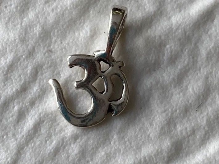 Pendentifs: Silber Om mini Anhänger – Neuf avec emballage d'origine à Killwangen par Fefy 1