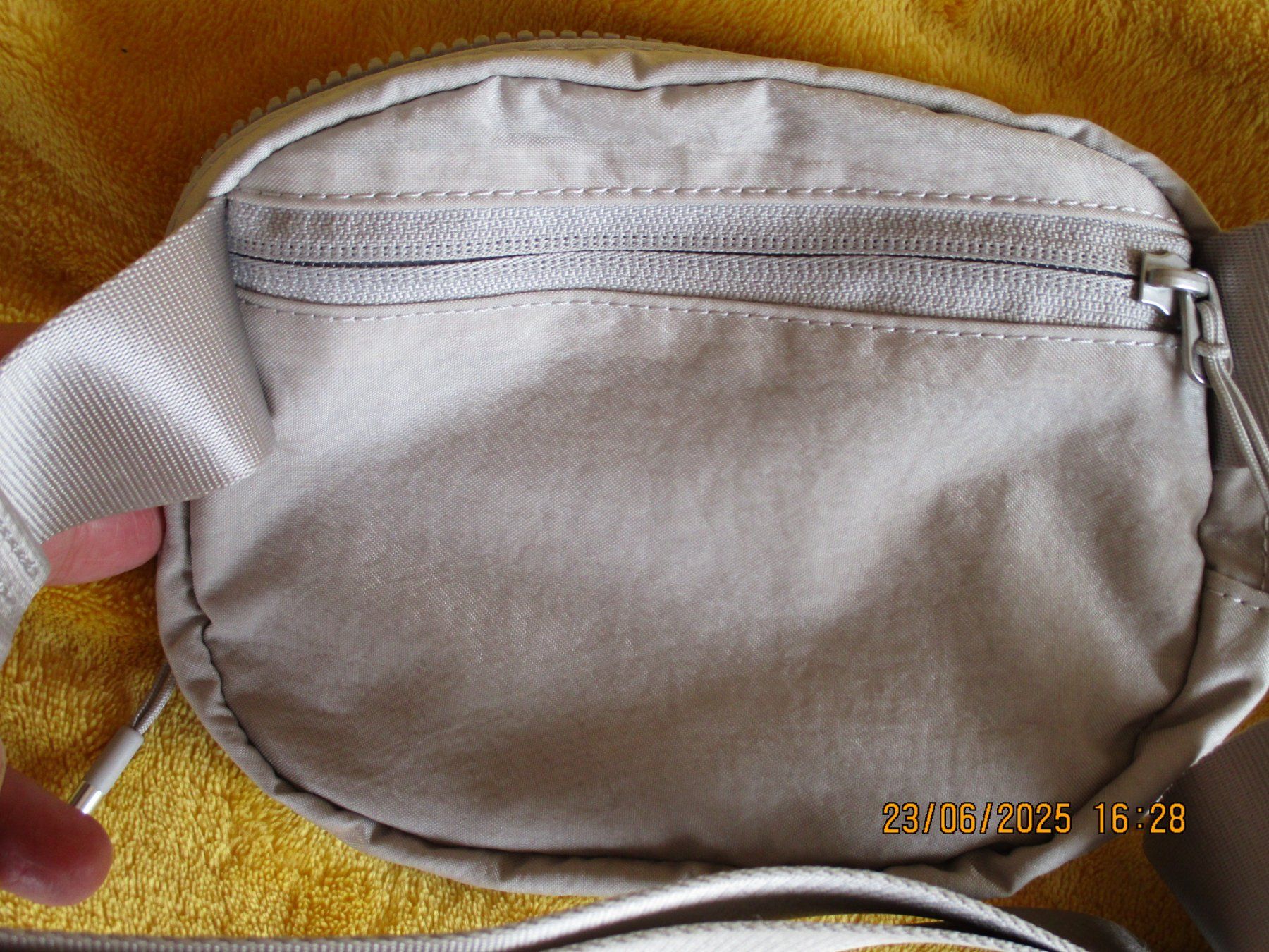 Nike Borse: KLEINE NIKE SCHULTERTASCHE – Nuovo (secondo la descrizione) da Safenwil venduto da universum78 3