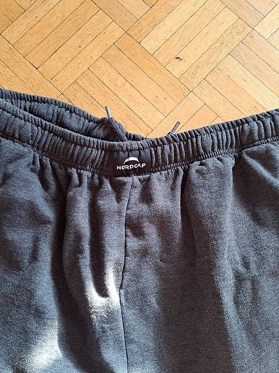 Hosen: Pantalon homme style training – Gebraucht aus La Chaux-de-Fonds von atipik 1