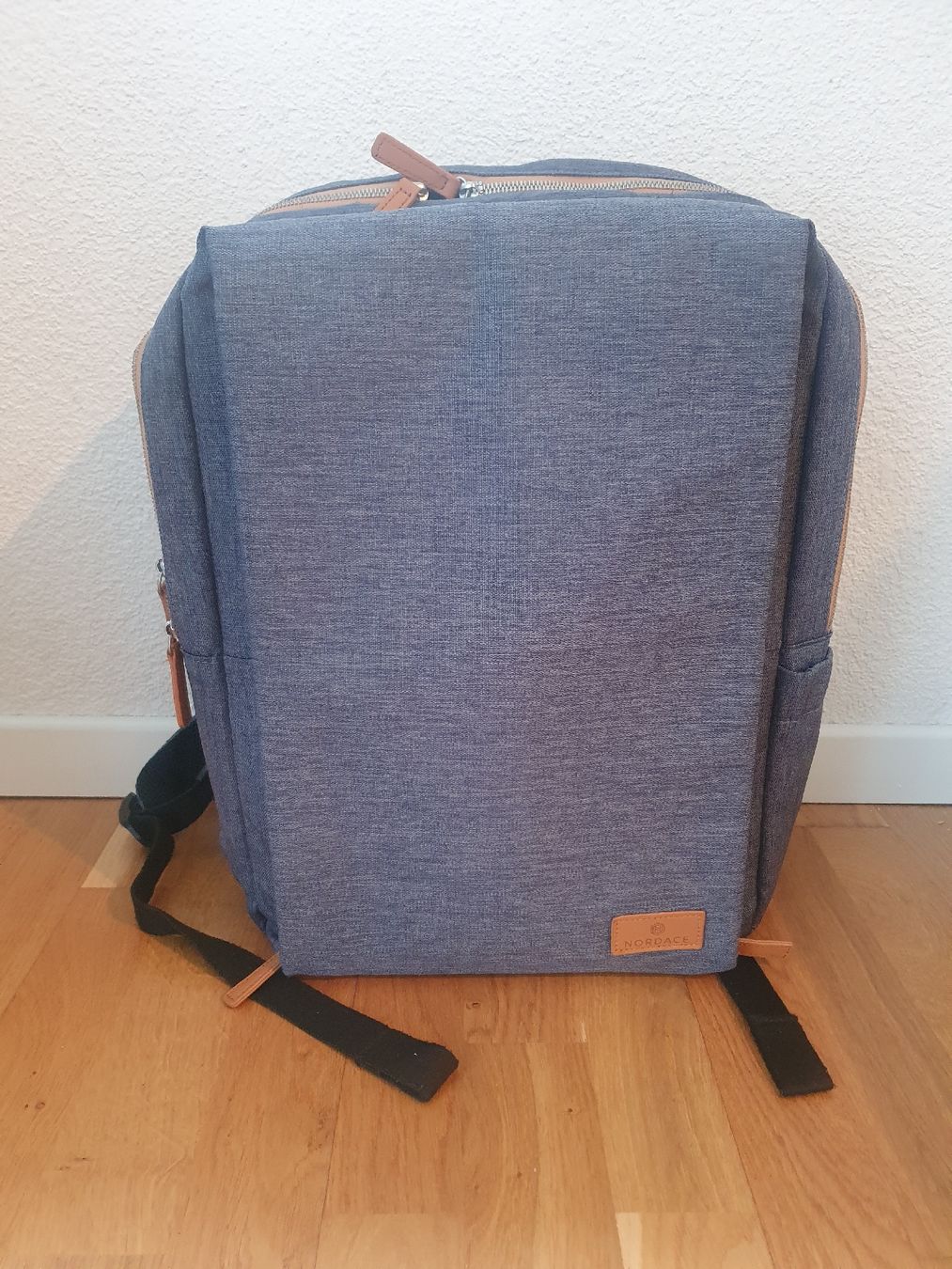 Nordace Zaini: Nordace Rucksack/Laptoprucksack - Grau-Blau – Usato da Moosseedorf venduto da Sonnenschein..