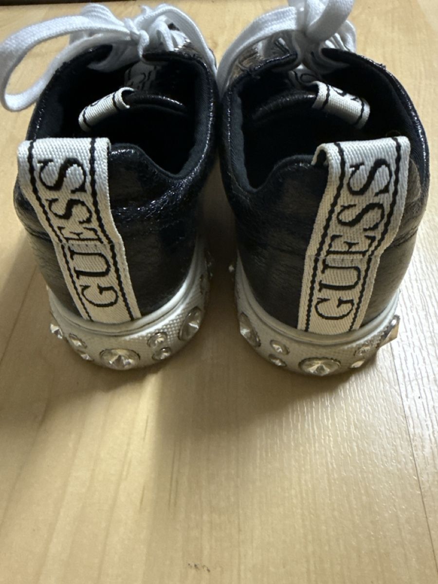 Guess Scarpe da donna: Guess Sneaker – Usato da Adliswil venduto da ole_6vxw