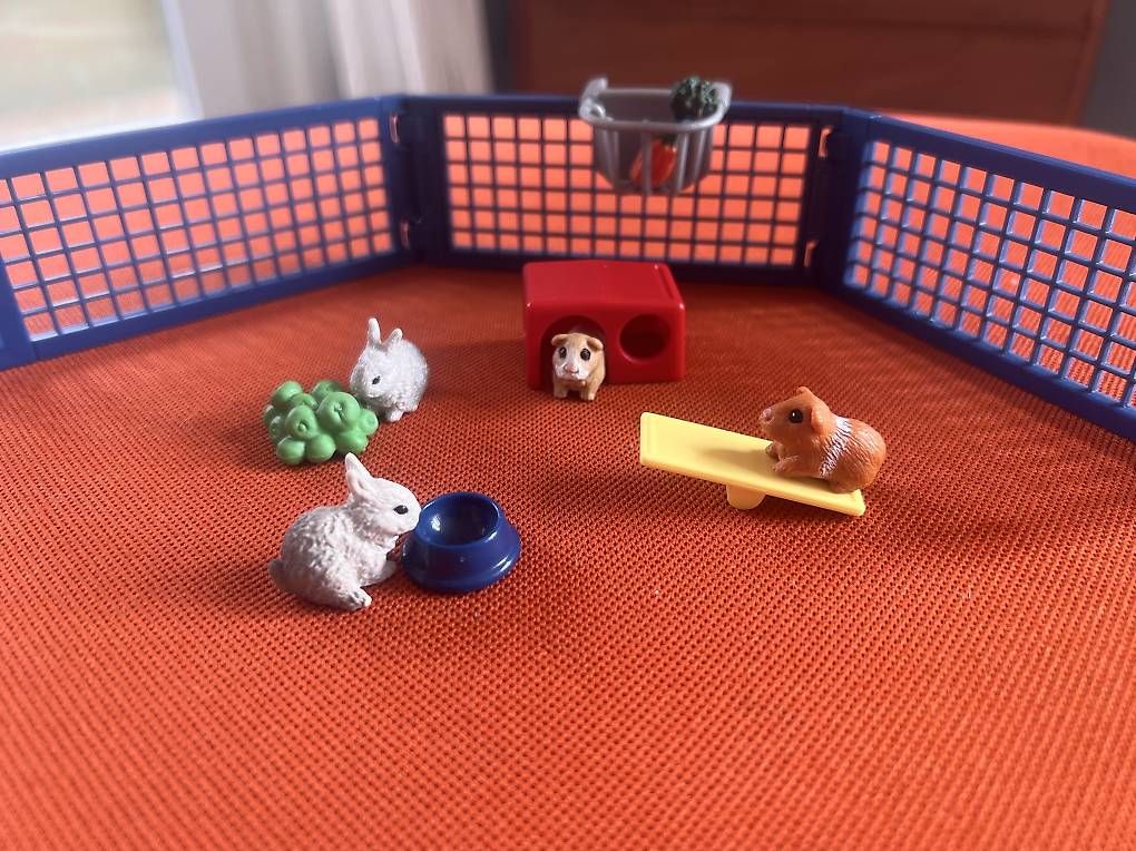 Giocattoli: Schleich Meerschweinchen Stall – Usato da Küsnacht ZH venduto da Silkefranz