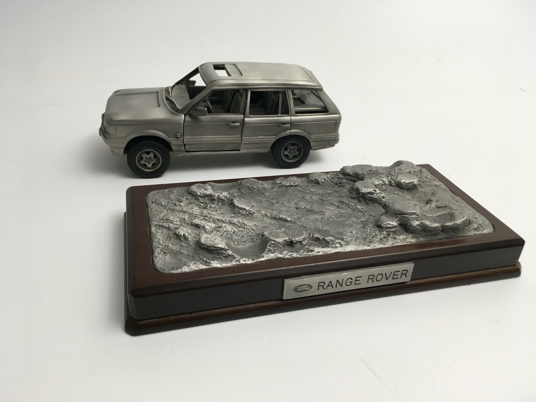 Land Rover Modellini d'auto: RANGE ROVER Originalmodell Vollmetall – Usato da Rheineck venduto da emma.gut 7