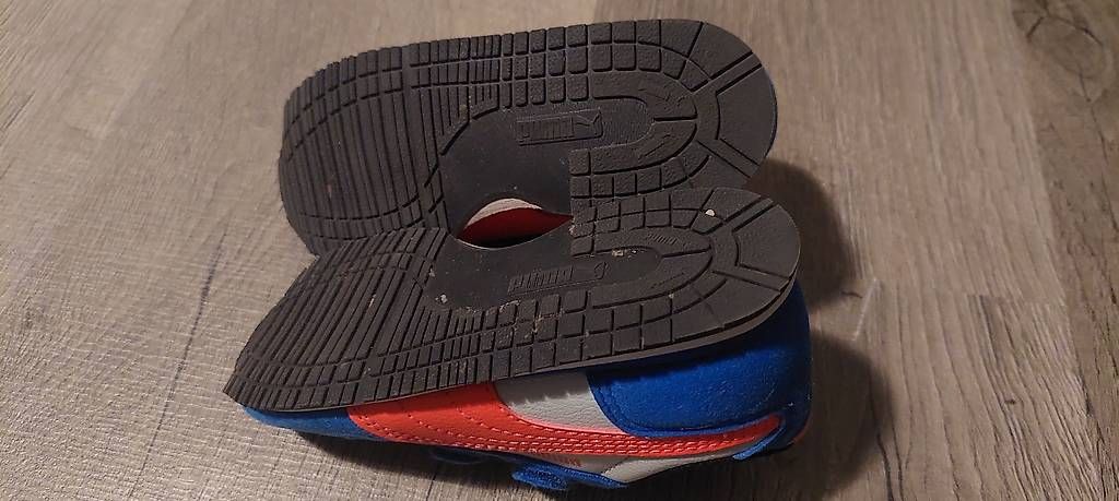 Scarpe per ragazzi: Puma Schuhe, Gr  27, kaum getragen – Usato da Tegerfelden venduto da mimi_1983 2
