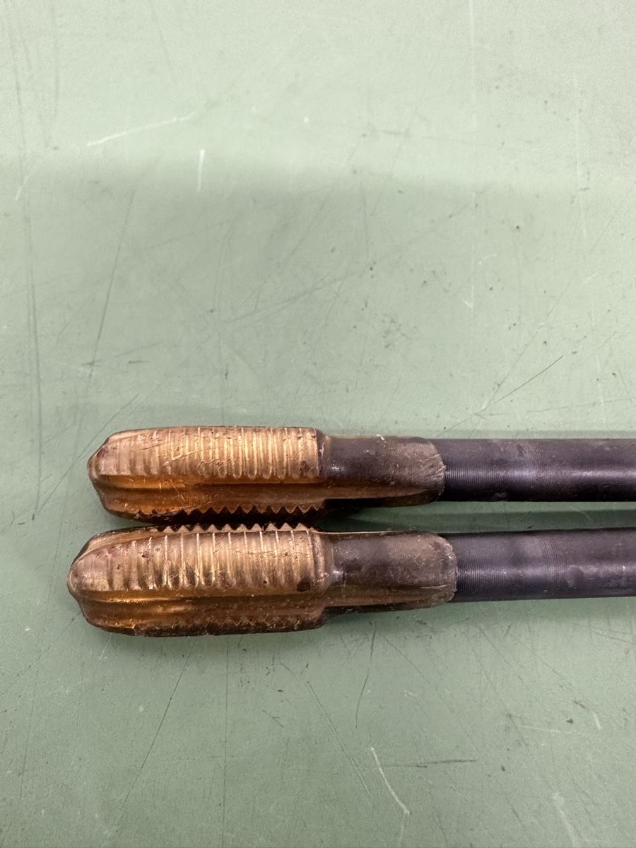 Tutti gli attrezzi: 2x Gewindebohrer,Threading Taps M10 x 1.5  – Nuovo e nell'imballaggio originale da Aarberg venduto da SNMachines 3